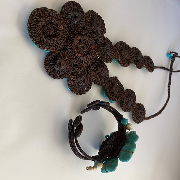 Turquoise Chunky Statement Necklace & Bracelet Set - Picture 6 of 6